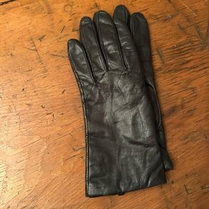 Fownes, Women’s cashmere lined leather gloves, black, size L